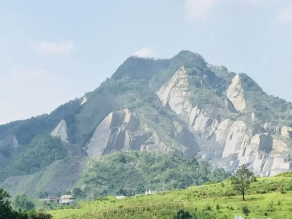Jiujiang slate quarry high-density natural slate mining area in China