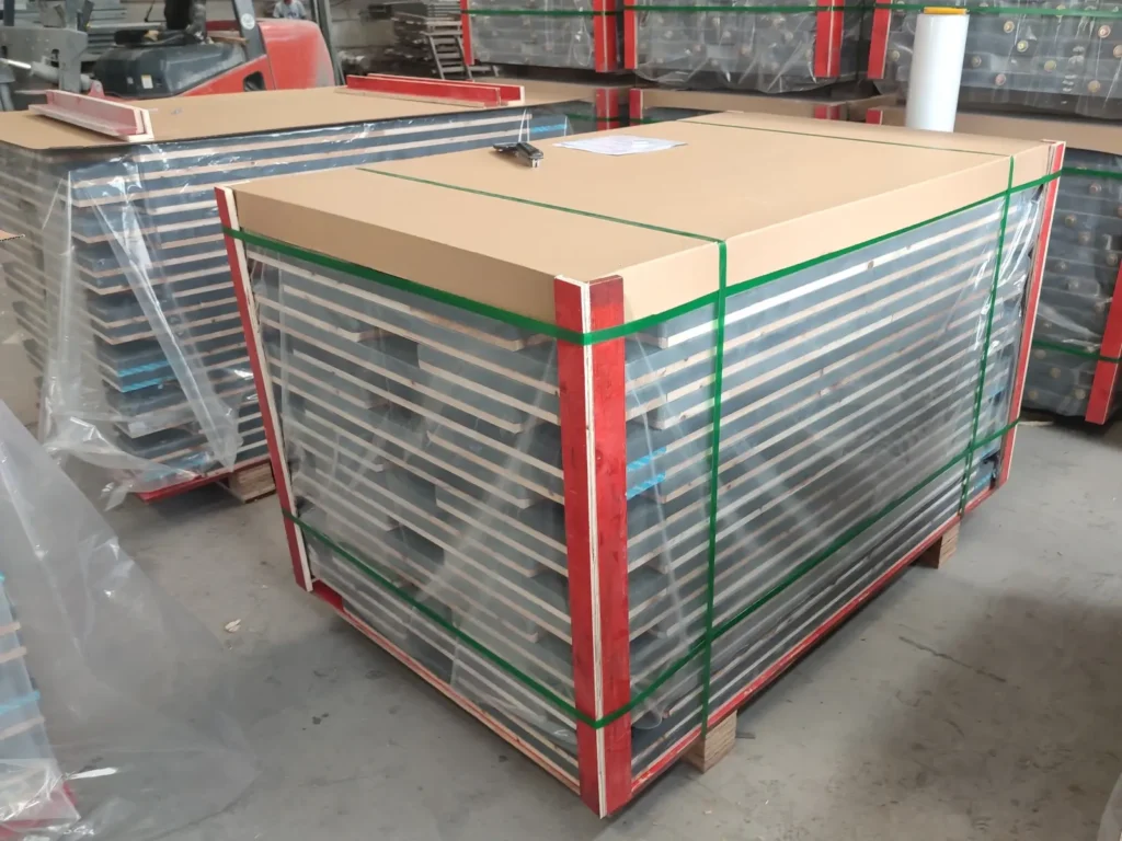 Billiard Slate Packing & Shipping Guide 10 Billiard slate packed on heavy duty export pallet for container shipping