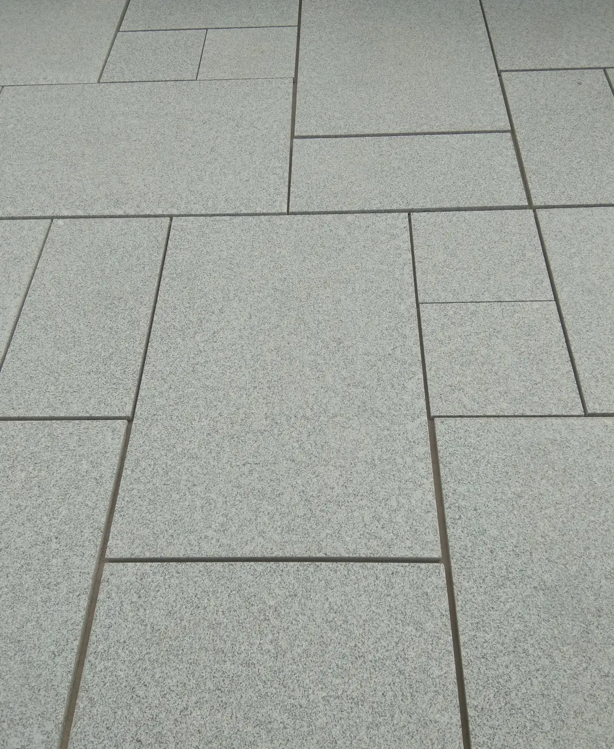 Silver Grey Granite Paving (G603) 1 silver grey granite paving patio installation